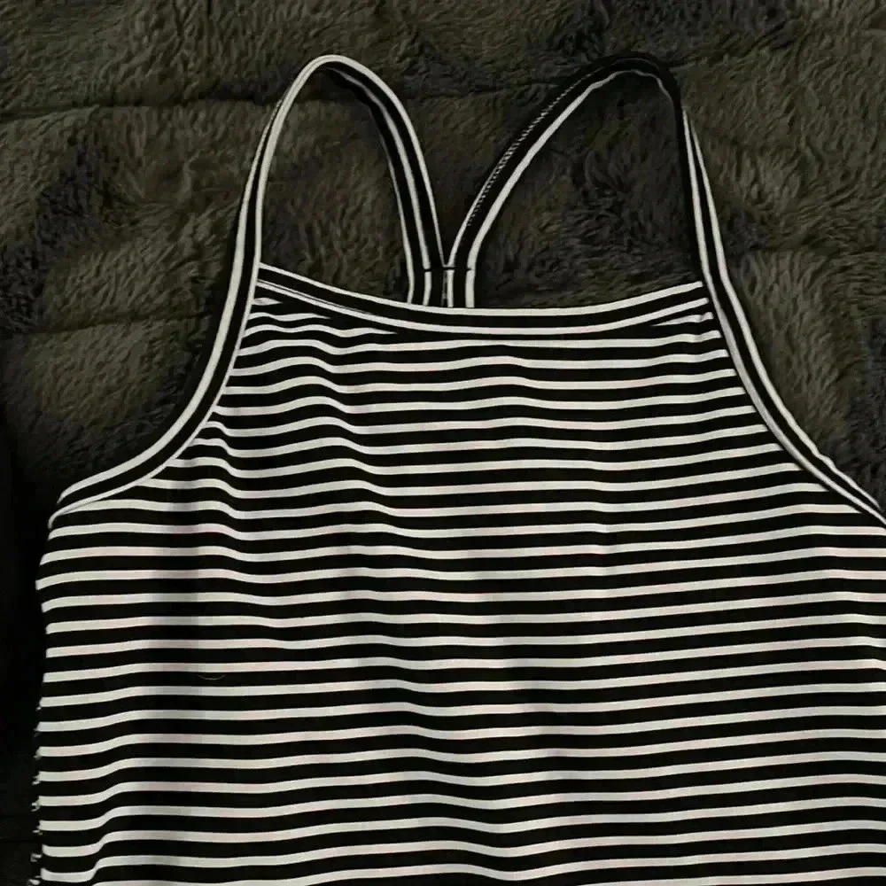 Pull over sports jacket with matching tank top